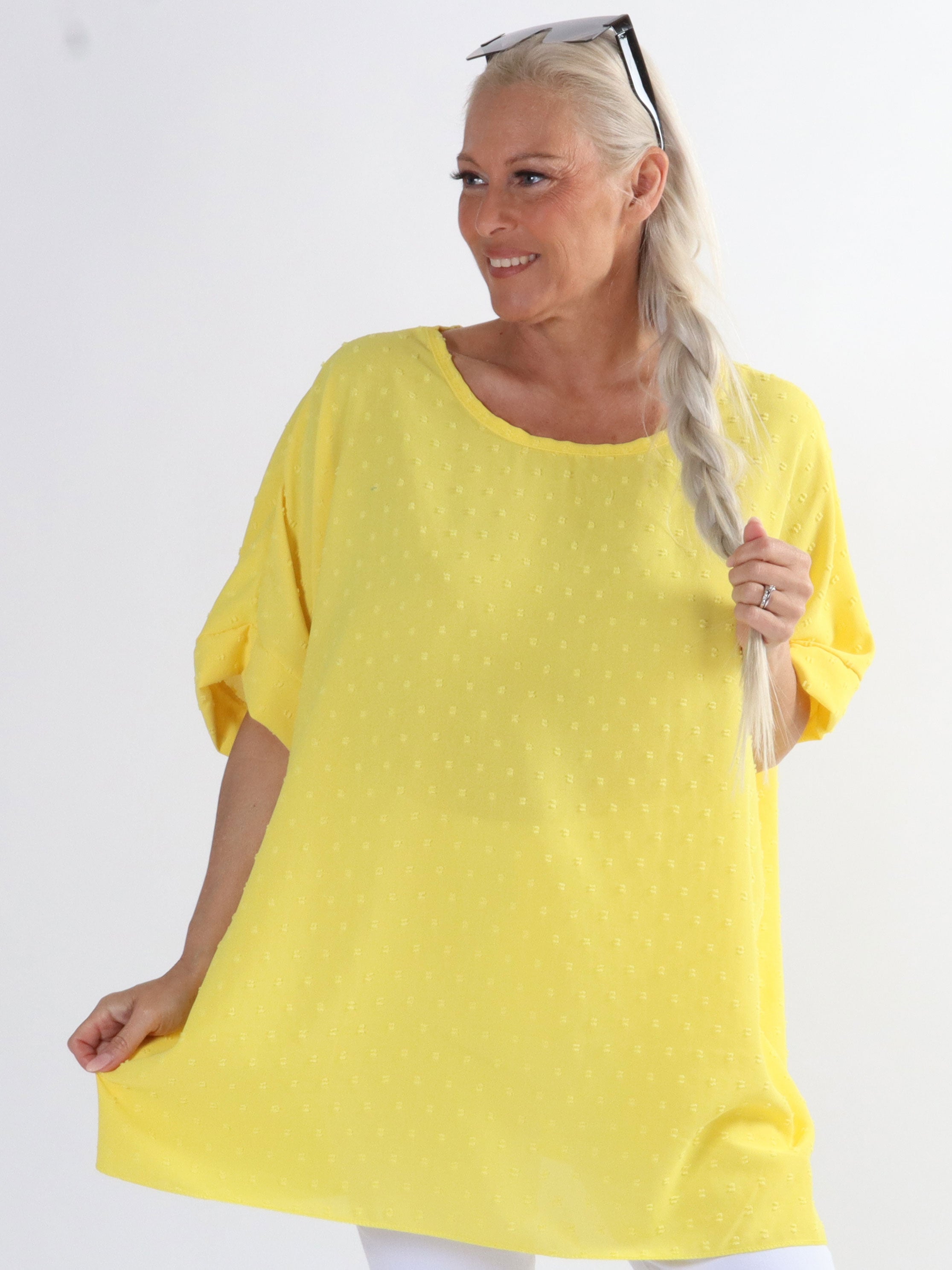 Mileah - Sød plus size bluse med prikket detaljer